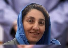 به‌رده‌وامی مانگرتنی عه‌زیزه‌ مورادیان له‌ خواردن