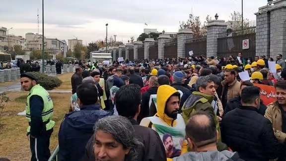 كۆبوونه‌وه‌ی كرێكارانی په‌یمانكاری سه‌نعه‌تی كاره‌با، نه‌وت و گاز