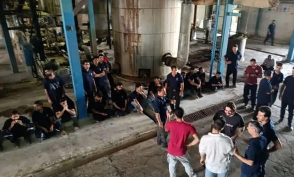 كۆبوونهوهی ناڕهزایهتی كرێكارانی شیركهتی قهندی خاوهرمیانه