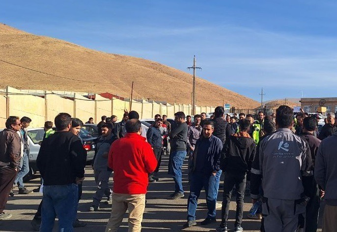 كۆبوونه‌وه‌ی ناڕه‌زایه‌تی كرێكارانی كانگه‌ی زه‌ره‌شوورانی تیكاب