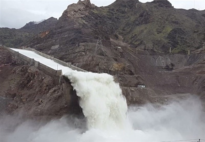 ناڕه‌زایه‌تی كرێكارانی شاغڵ له‌ به‌ندئاوی گه‌ڵاڵ له‌ شارستانی چه‌وار