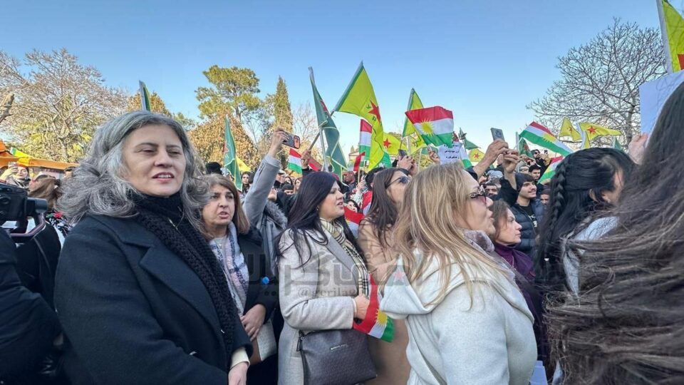 بهڕێوهچوونی ڕێپێوانێك له شاری سلێمانی به مهبهستی پشتیوانی