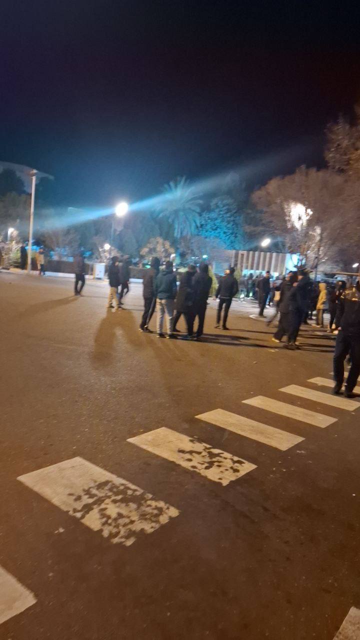 به‌رده‌وامی ناڕه‌زایه‌تی خوێندكاران و ده‌ستبه‌سه‌ر كرانی كۆمه‌ڵێك له‌ هاووڵاتیان