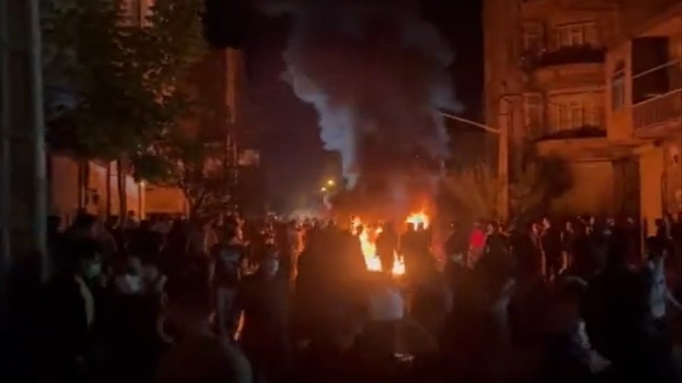 بڵاوتربوونه‌وه‌ی ناڕه‌زایه‌تییه‌كان له‌ ئێران سه‌ره‌ڕای كه‌شی توندی ئه‌منیه‌تی