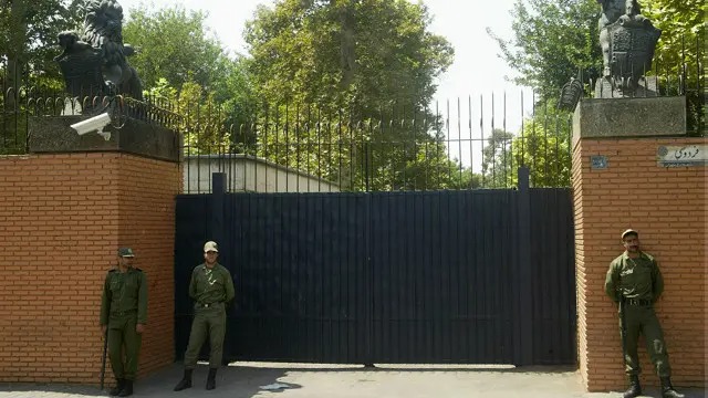 داخستنی بالیۆزخانه‌كانی ئۆسترالیا و به‌ریتانیان له‌ ئێران