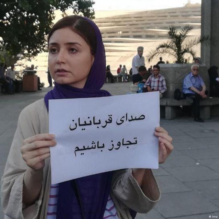 ده‌ستدرێژی جنسی بۆ سه‌ر ده‌ستبه‌سه‌ر كراوانی ناڕه‌زایه‌تییه‌كانی مانگی به‌فرانبار