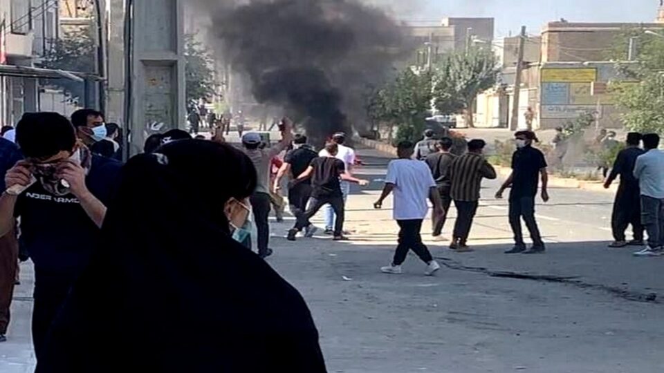 ناڕه‌زایه‌تییه‌كانی خه‌ڵك له‌ شاباد و پاشه‌كه‌شه‌ی هێزه‌كانی ڕژیم