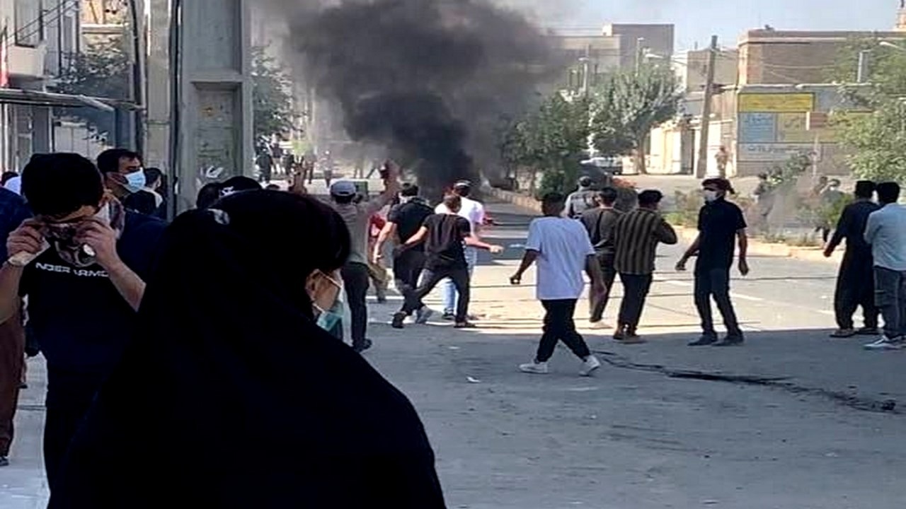 ناڕه‌زایه‌تییه‌كانی خه‌ڵك له‌ شاباد و پاشه‌كه‌شه‌ی هێزه‌كانی ڕژیم