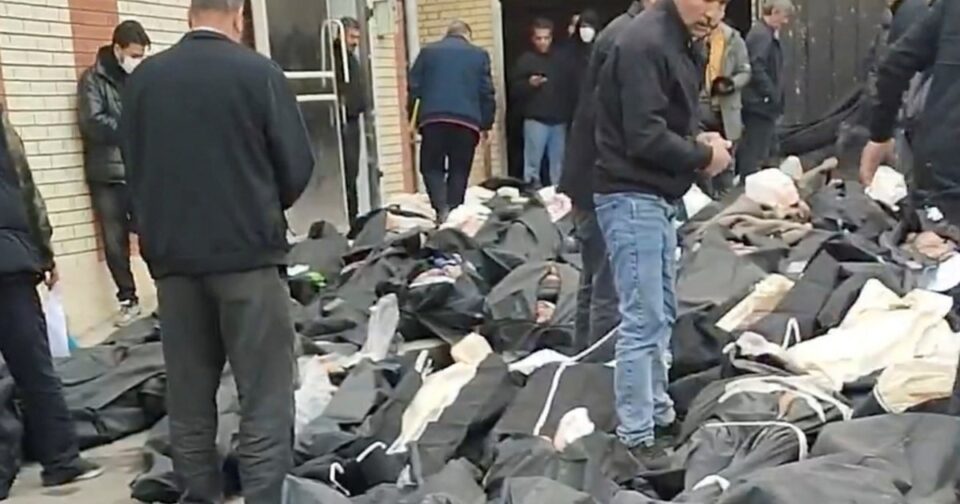 گواستنهوهی تهرمی ههزاران قوربانی ناڕهزایهتییهكان بۆ گۆڕستانی