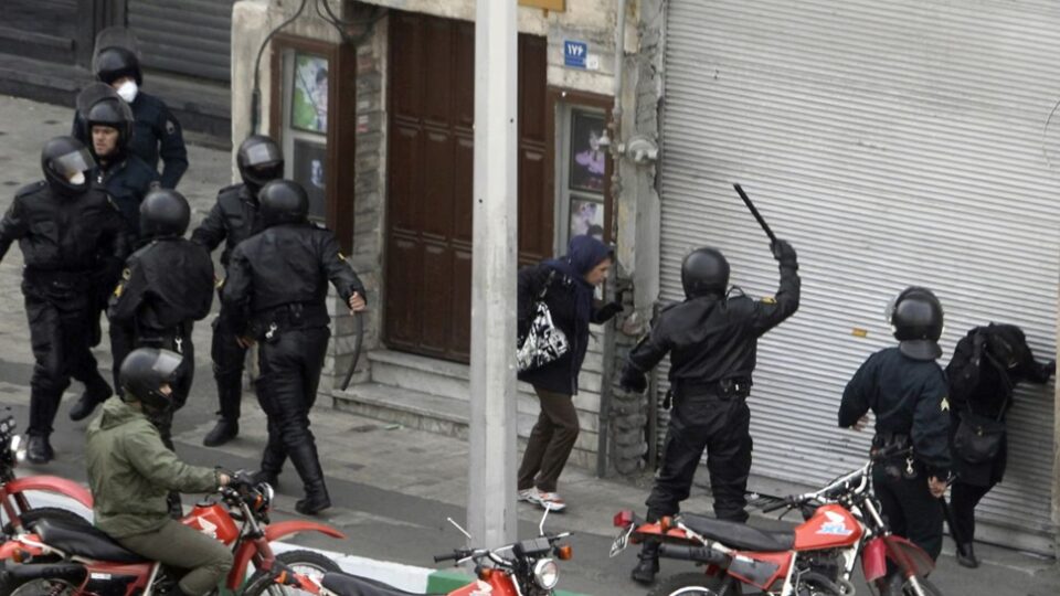 ئاماده‌كارییه‌كانی ڕژیمی كۆماری ئیسلامی بۆ سه‌ركوتی شه‌پۆلی نوێی 1