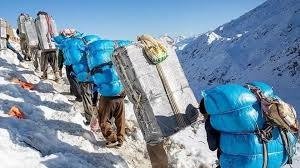 برینداربوونی کۆڵبەرێک بە تەقەی ڕاستەوخۆی هێزەكانی ڕژیم