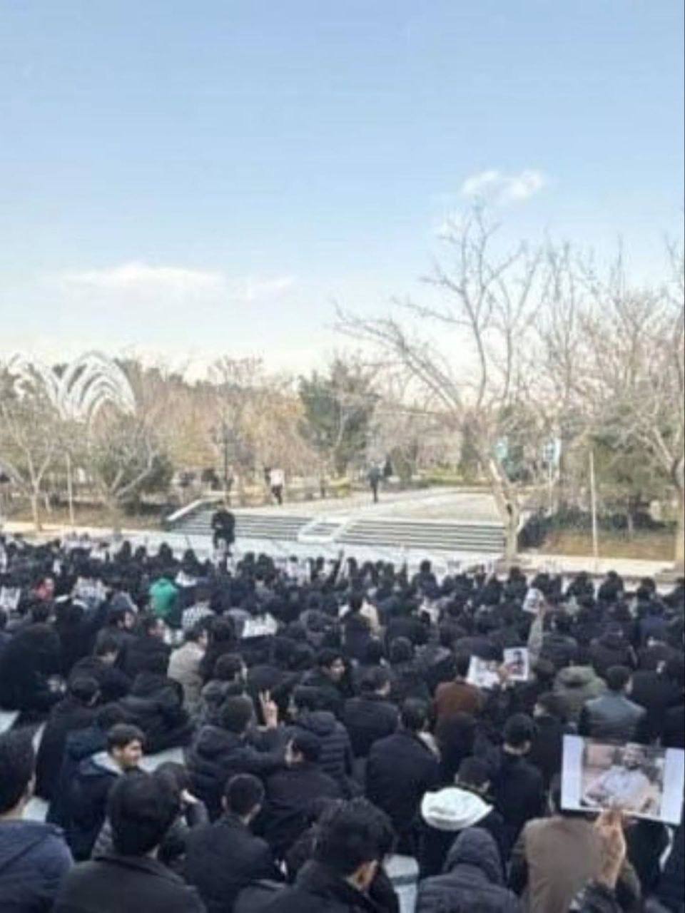 به‌رده‌وامی كۆبوونه‌وه‌ی خوێندكاران له‌ زانكۆكانی ئێران