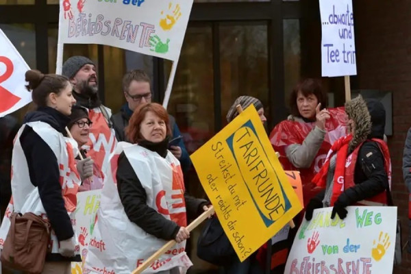 مانگرتنی مێژوویی مامۆستایان له ئەڵمان