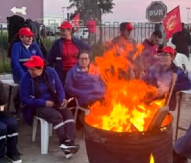 ناڕەزایەتی لە دژی دەرکردنی کرێکارانی کارگەی نوشابەسازی لە قبرێس