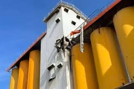 گیانله‌ده‌ستدان و برینداربوونی ٣ كرێكار له‌ گوڵستان