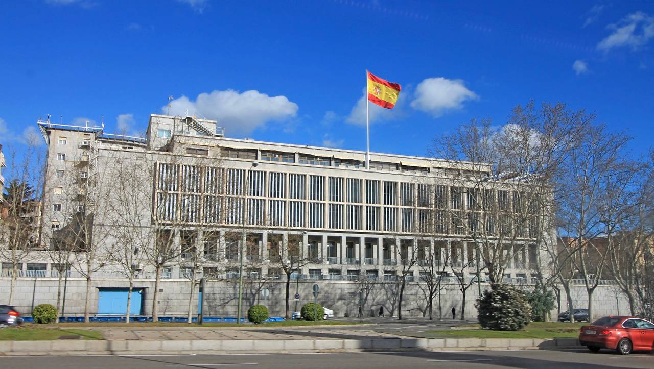 ناردنی کەشتییە جەنگییەکانی ئیسپانیا بۆ ڕۆژهەڵاتی دەریای ناوەڕاست