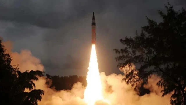 بەرزبوونەوەی ڕێژەی هێرشەکان و زیادبوونی گوشار لەسەر ژێرخانە پیشەسازی و سەربازییەکان لە درێژەی شەڕدا