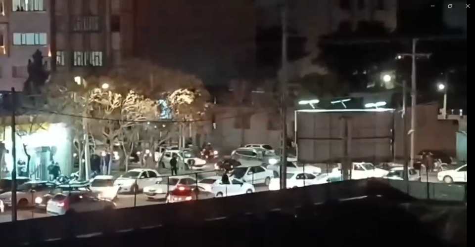 دەستپێکردنەوەی ناڕەزایەتییەکانی خەڵک لە شارە جۆراوجۆرەکان 1