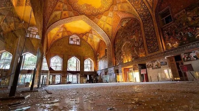 زیان گەیشتن بە ژمارەیەک شوێنی مێژوویی لە ئەنجامی هێرشە سەربازییەکان بۆ سەر ئێران