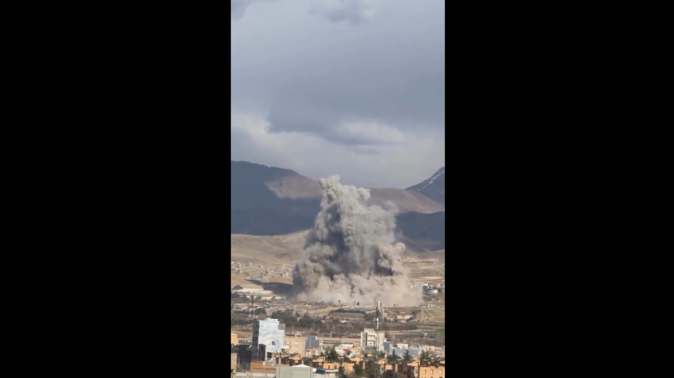 شەپۆلی بەربڵاوی هێرش بۆ سەر ناوەندە سەربازی و ئەمنییەکانی ڕژیم ل