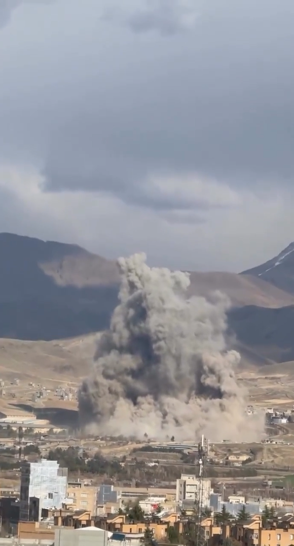 شەپۆلی بەربڵاوی هێرش بۆ سەر ناوەندە سەربازی و ئەمنییەکانی ڕژیم لە شارەکانی ڕۆژهەڵاتی کوردستان