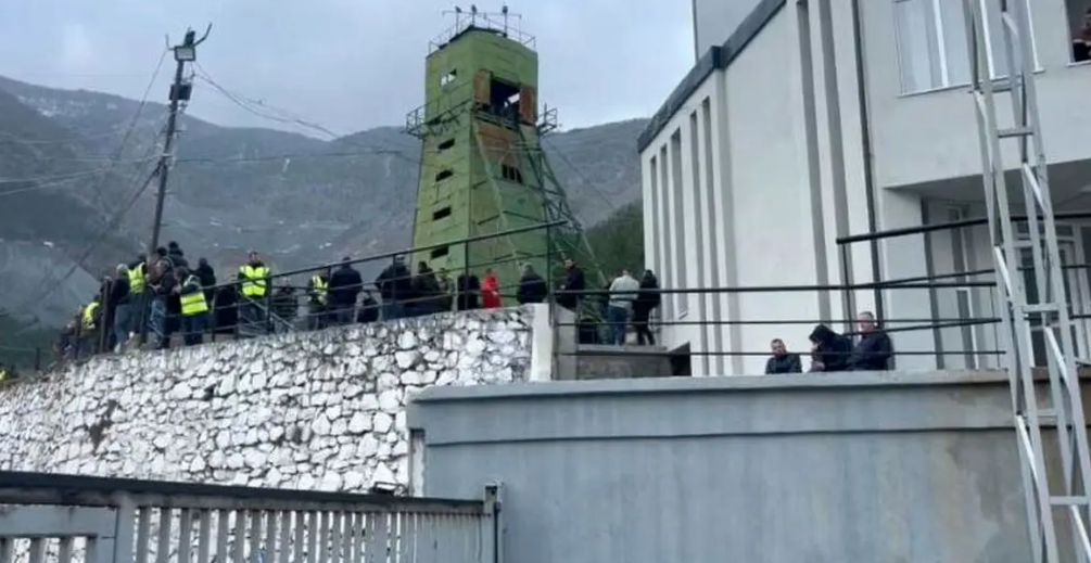 بەردەوامی مانگرتنی کرێکارانی کانکای ئاڵبانی