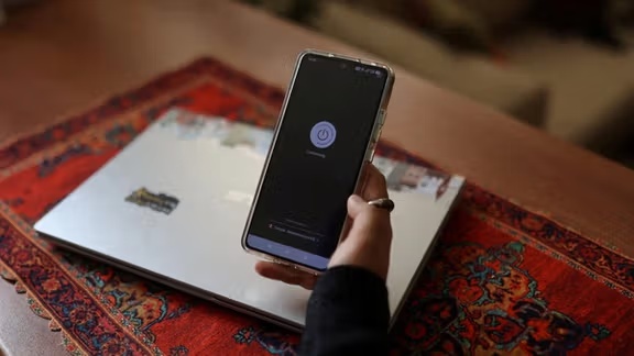 درێژەی پچڕانی هێڵی ئینتەرنێتی نێودەوڵەتی لە ئێران