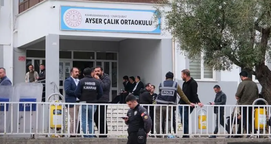 دەستبەسرکرانی 68 بەکارهێنەری تۆڕە کۆمەڵایەتییەکان له باکووری کوردستان