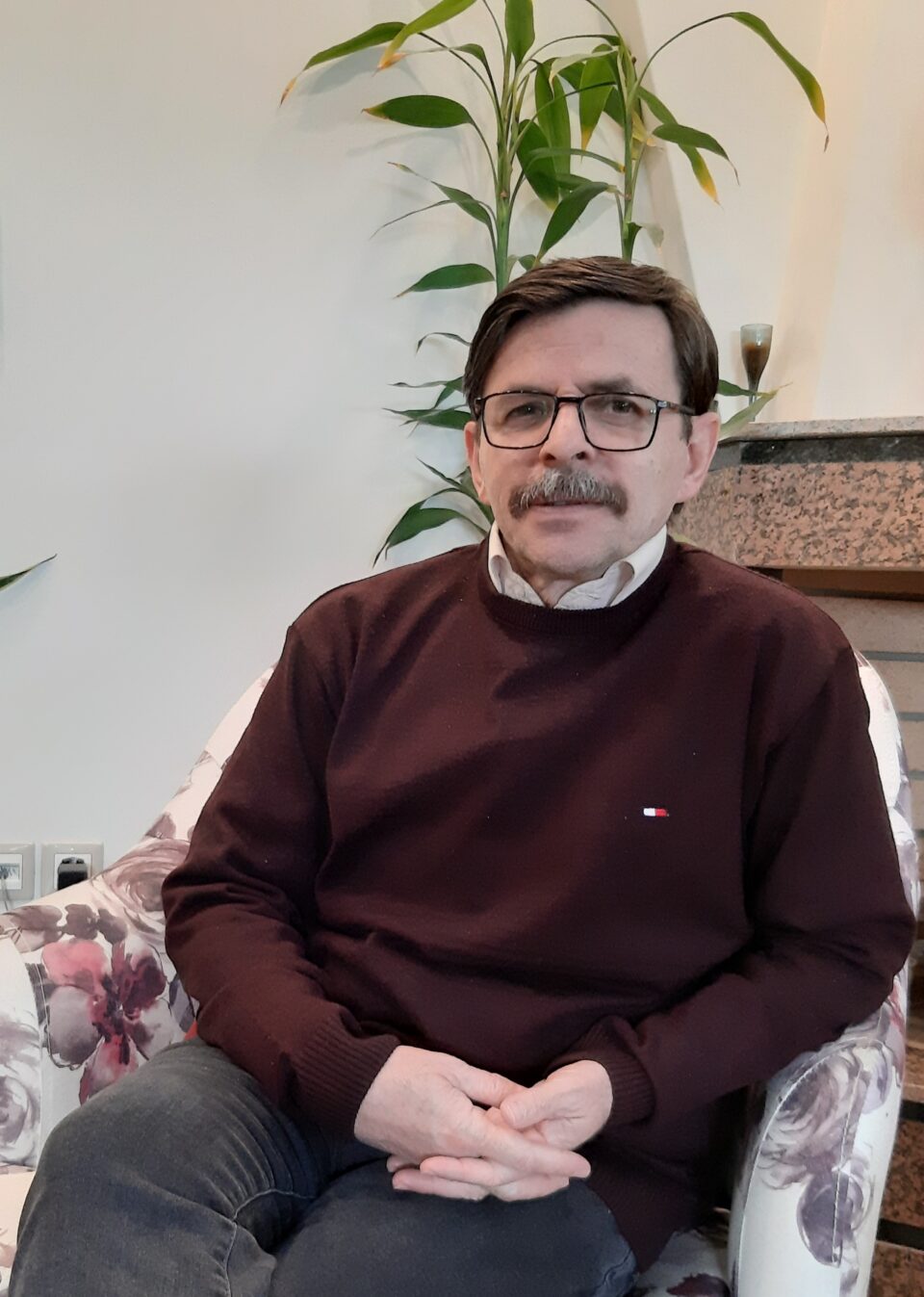 هەڵکوتانی هێزە ئەمنییەکان بۆ سەر ماڵی مەحموود بەهەشتی