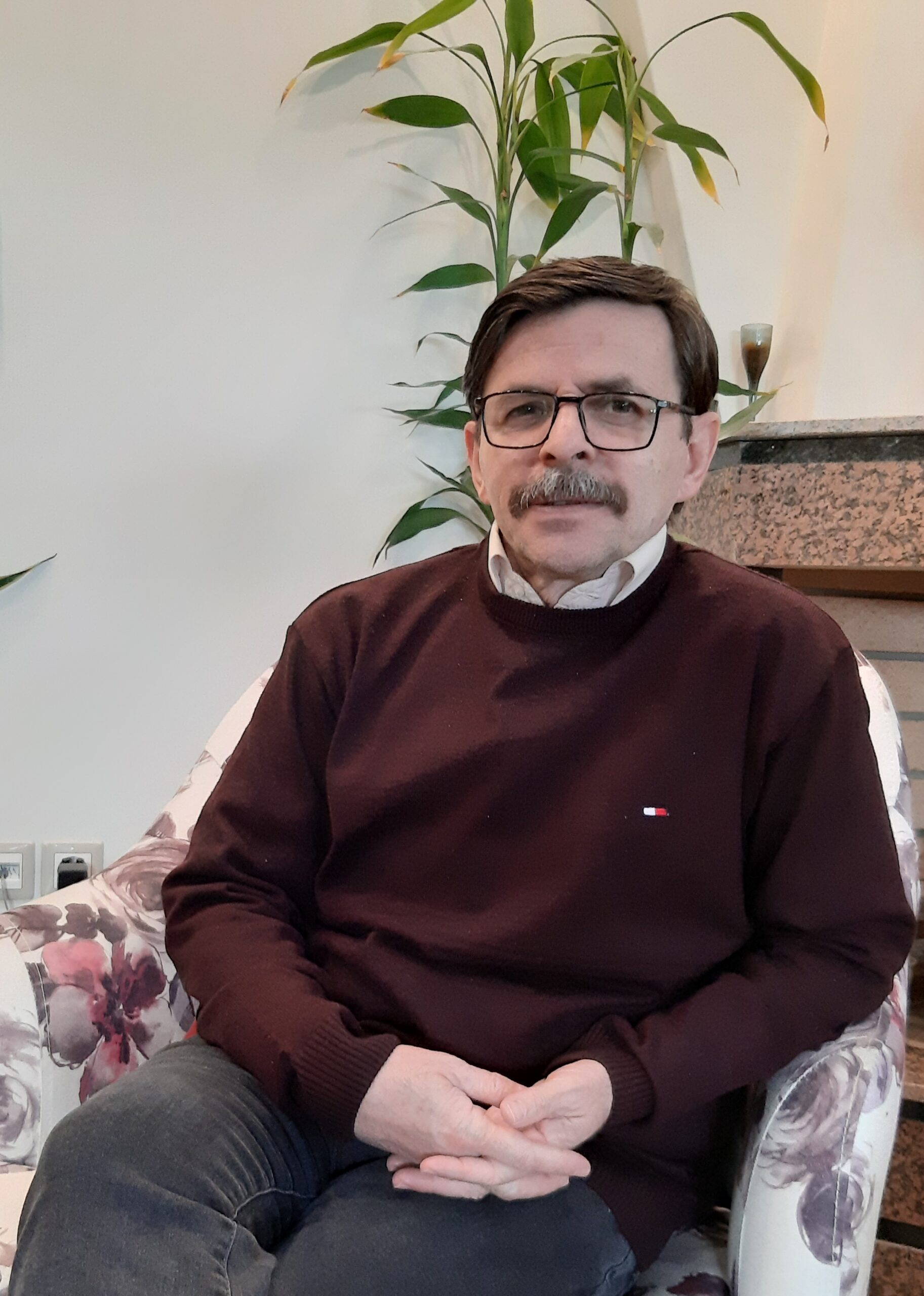 هەڵکوتانی هێزە ئەمنییەکان بۆ سەر ماڵی مەحموود بەهەشتی