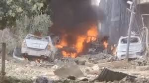 کوژران و برینداربوونی زیاتر لە ٢٧ کەس بە هۆی تەقینەوەی شەمەندەفەرێک لە پاکستان