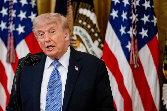 کۆبوونەوەی سەرۆک کۆماری ئەمریکا لەگەڵ تیمی ئاسایشی نیشتمانی سەبارەت بە دەستپێکردنەوەی هێرشەکان