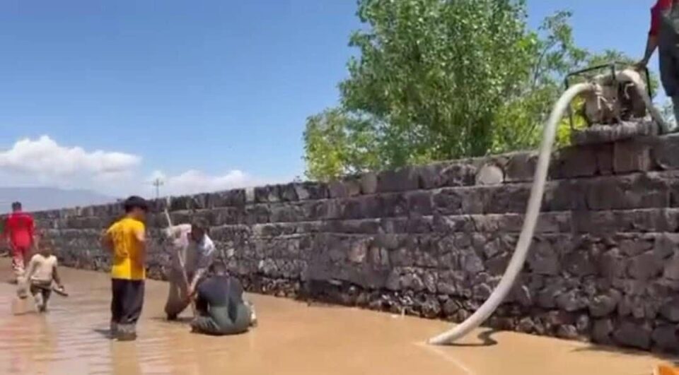 هاتنی لافاو لە بورالانی ماکۆ و ڕووخاندنی ٦٠ خانوو 1