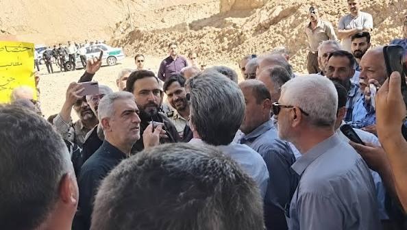 کۆبوونەوەی ناڕەزایەتی جووتیاران و هاووڵاتیانی گەرمسار و ئارادان