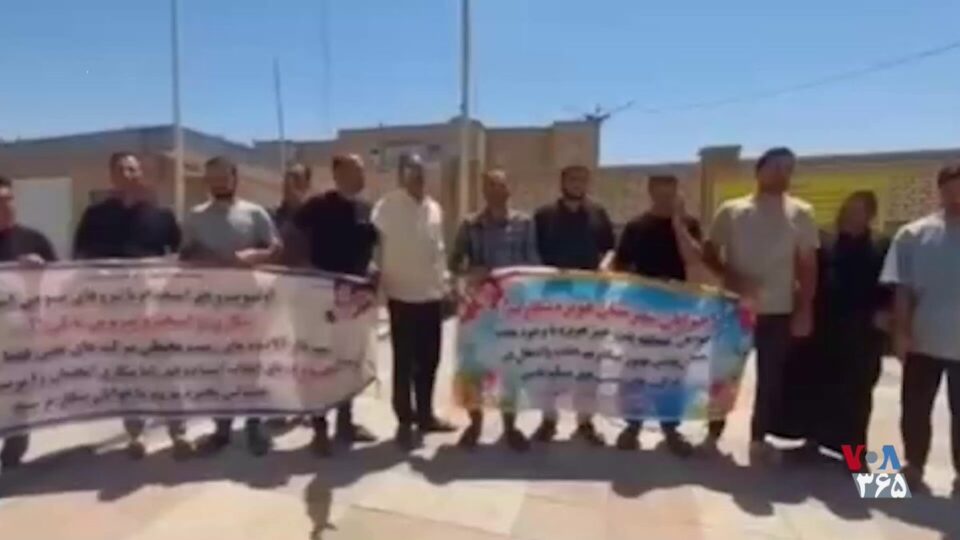 کۆبوونەوەی ناڕەزایی کرێکارانی بێکاری هووەیزە لە بەردەم فەرمانداری