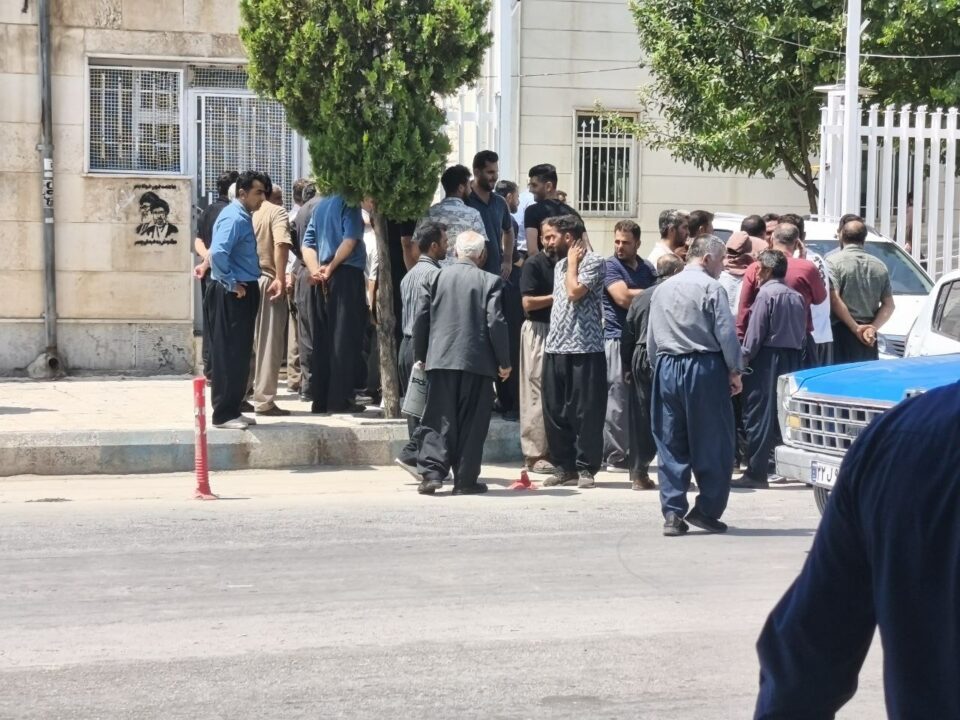 کۆبوونەوەی ناڕەزایەتی کەشاوەرزانی شاری ڕەوانسەر 3
