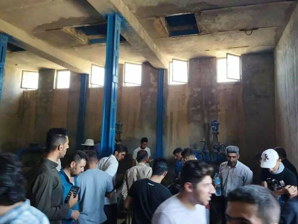 كۆبوونه‌وه‌ی ناڕه‌زایه‌تی خه‌ڵكی گوندی نێی سه‌ر به‌ شاری مه‌ریوان
