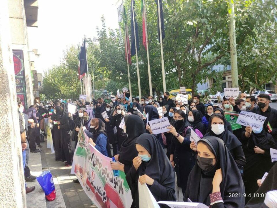 تداوم تجمع کارنامه سبزها 1
