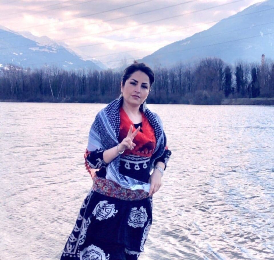 هێرشی چەکدارانی نەناسراو بۆ سەر ماڵی چالاکێکی مافی ژنان لە سەردەشت