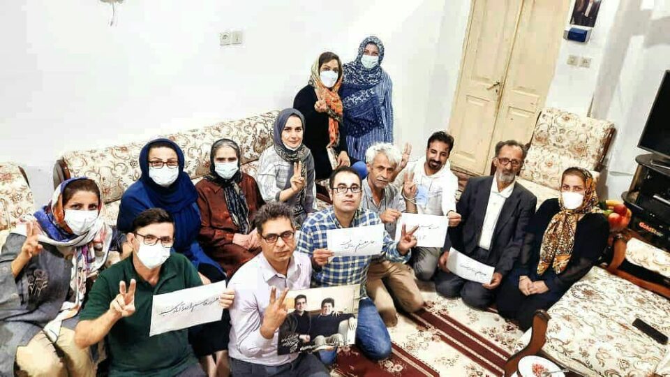 چاوپێكه‌وتنی چالاكانی سینفی مۆعه‌لیمانی تاران له‌گه‌ڵ بنه‌ماڵه‌ی