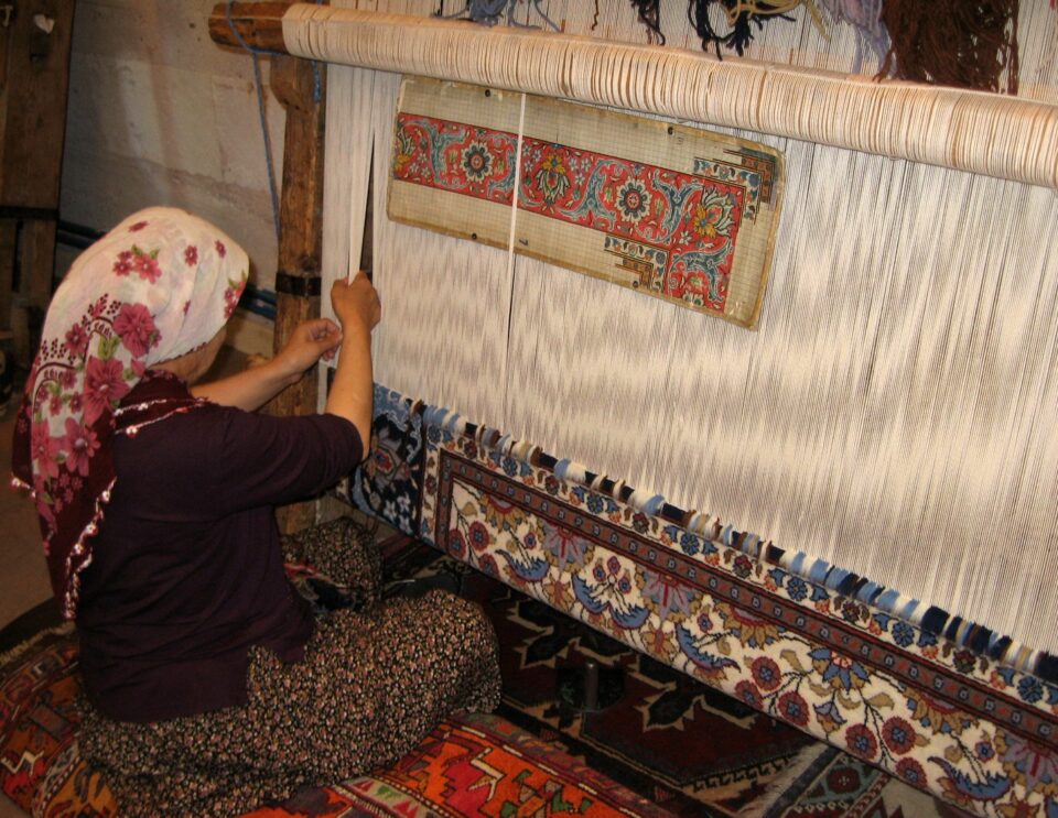 هه‌ڕه‌شه‌ی له‌ ناوچوونی هۆنه‌ری فه‌رشی ده‌ستبافی مه‌هاباد 1