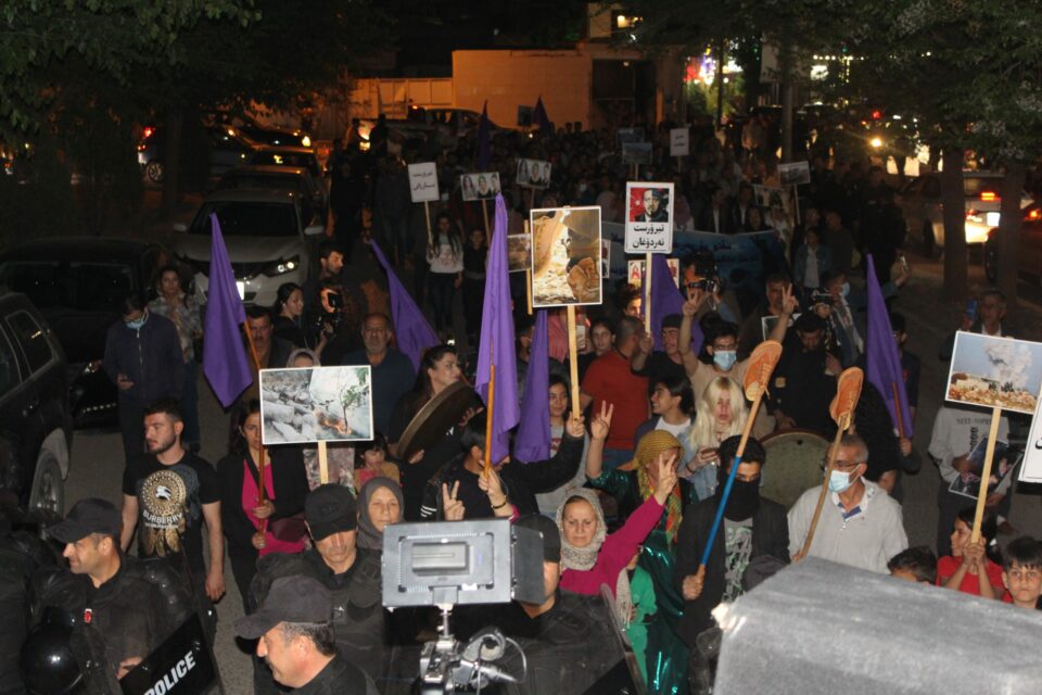 خۆپێشاندانی هاووڵاتییانی سلێمانی دژ به‌ هێرشه‌كانی توركیا 2