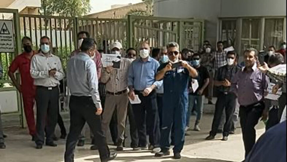 تجمع اعتراضی کارگران شرکت بهره برداری نفت و گاز کاورن و مارون