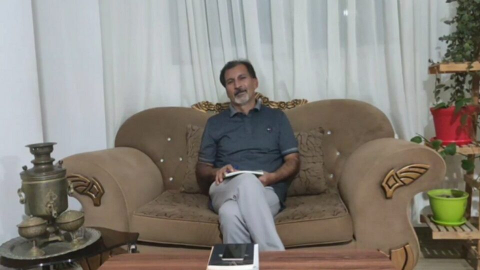 مانگرتنی موعەلیمێکی خوراسانی بەمەبەستی پشتیوانی کردن لە ئەسکەندەر