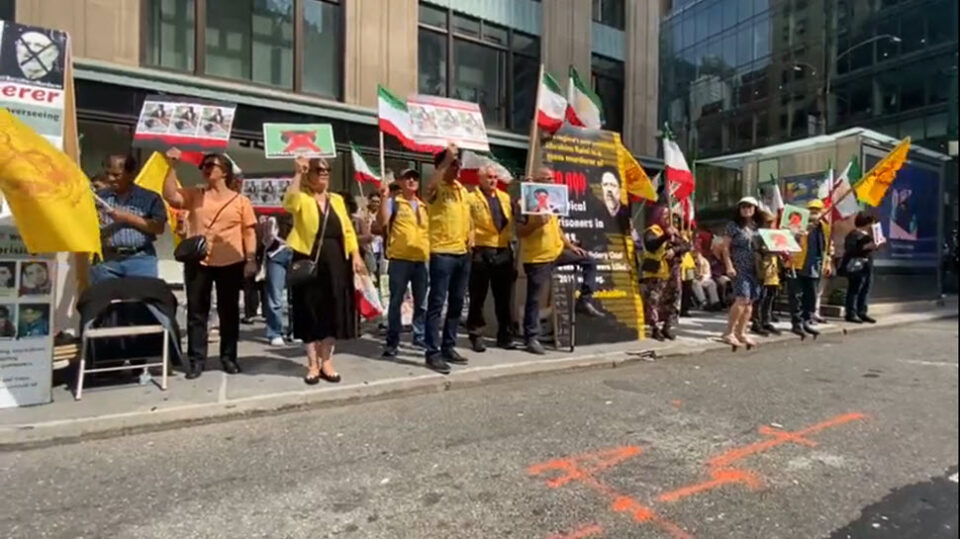 خۆپێشاندانی دژبه‌رانی كۆماری ئیسلامی و بنه‌ماڵه‌ی زیندانی سیاسی