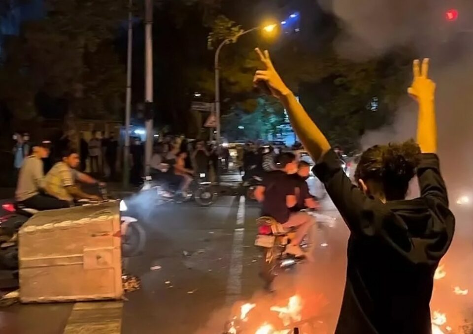 ده‌ستبه‌سه‌ركرانی ٢٢ كه‌س له‌ خۆپێشاندانی خه‌ڵكی ڕه‌شت 2