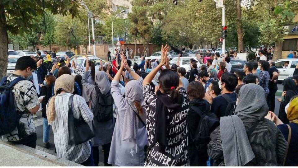 درێژه‌ی ناڕه‌زایه‌تییه‌كان له‌ چه‌ند شاری ڕۆژهه‌ڵاتی كوردستان و