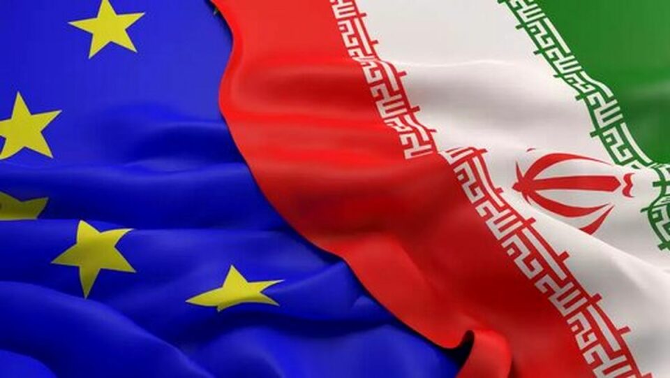 په‌سه‌ندكردنی گه‌مارۆ به‌سه‌ر به‌رپرسانی باڵای ڕژیم له‌لایه‌ن یه‌كیه‌تی
