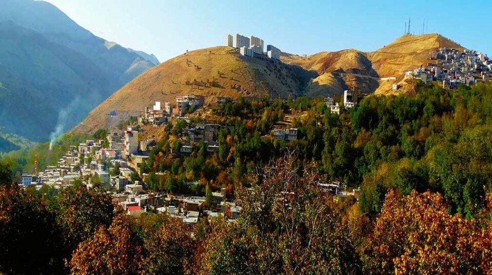 داخرانی جاده‌ی پاوه‌ بۆ كرماشان له‌لایه‌ن لاوانی شۆڕشگێڕی نه‌وسووده‌وه‌