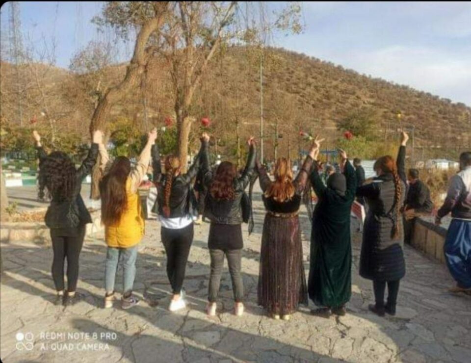 كۆبوونه‌وه‌ی ژنانی ئازادیخوازی مه‌ریوان له‌ گۆماوی زرێبار 2
